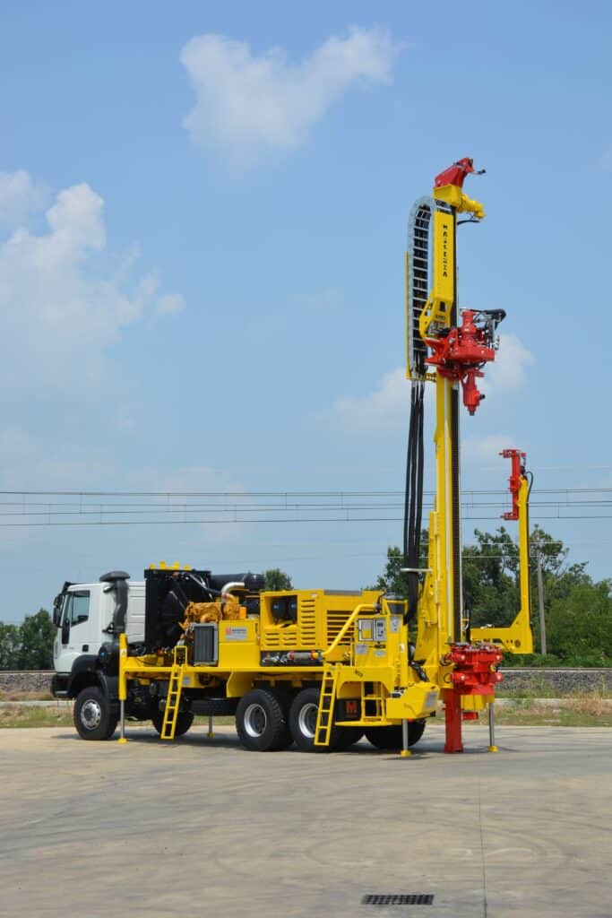 2689_Mi8 drill rig Massenza Drilling rigs