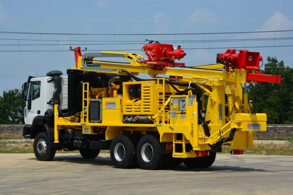 2689_Mi8 drill rig Massenza Drilling rigs