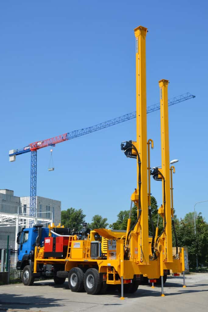 2701_2702 Massenza Drilling Rigs service and rehabilitation rig for water wells - MSR