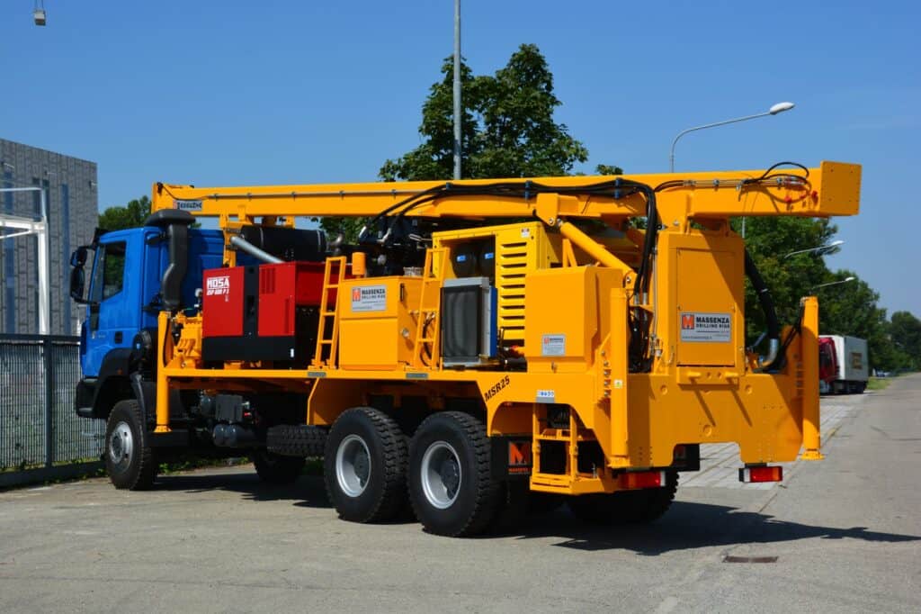 2701_2702 Massenza Drilling Rigs service and rehabilitation rig for water wells - MSR